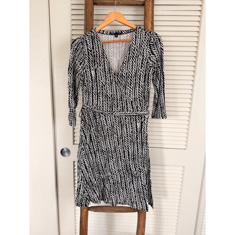GAP Dress Black White Geometric Print‎ Wrap Tie Waist Midi 3/4 Sleeve